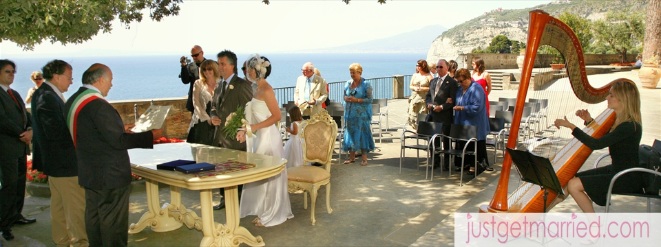 outdoor-civil-wedding-ceremony-villa-fondi-italy-justgetmarried.com