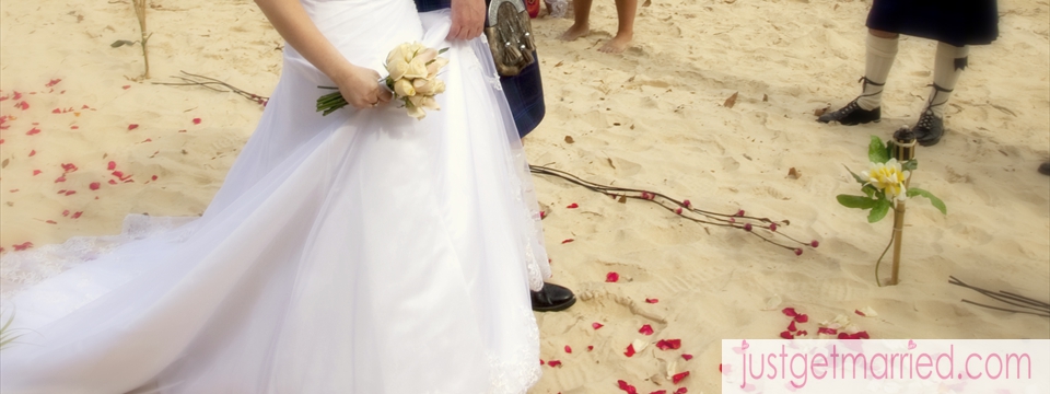 getting-married-on-the-beach-in-italy-justgetmarried.com