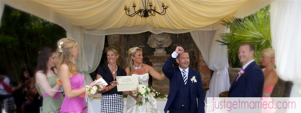 siena-outdoor-wedding-ceremony-tuscany-villa-italy-justgetmarried.com