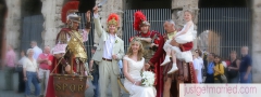 rome-colosseum-weddings-symbolic-ceremony-italy-justgetmarried.com
